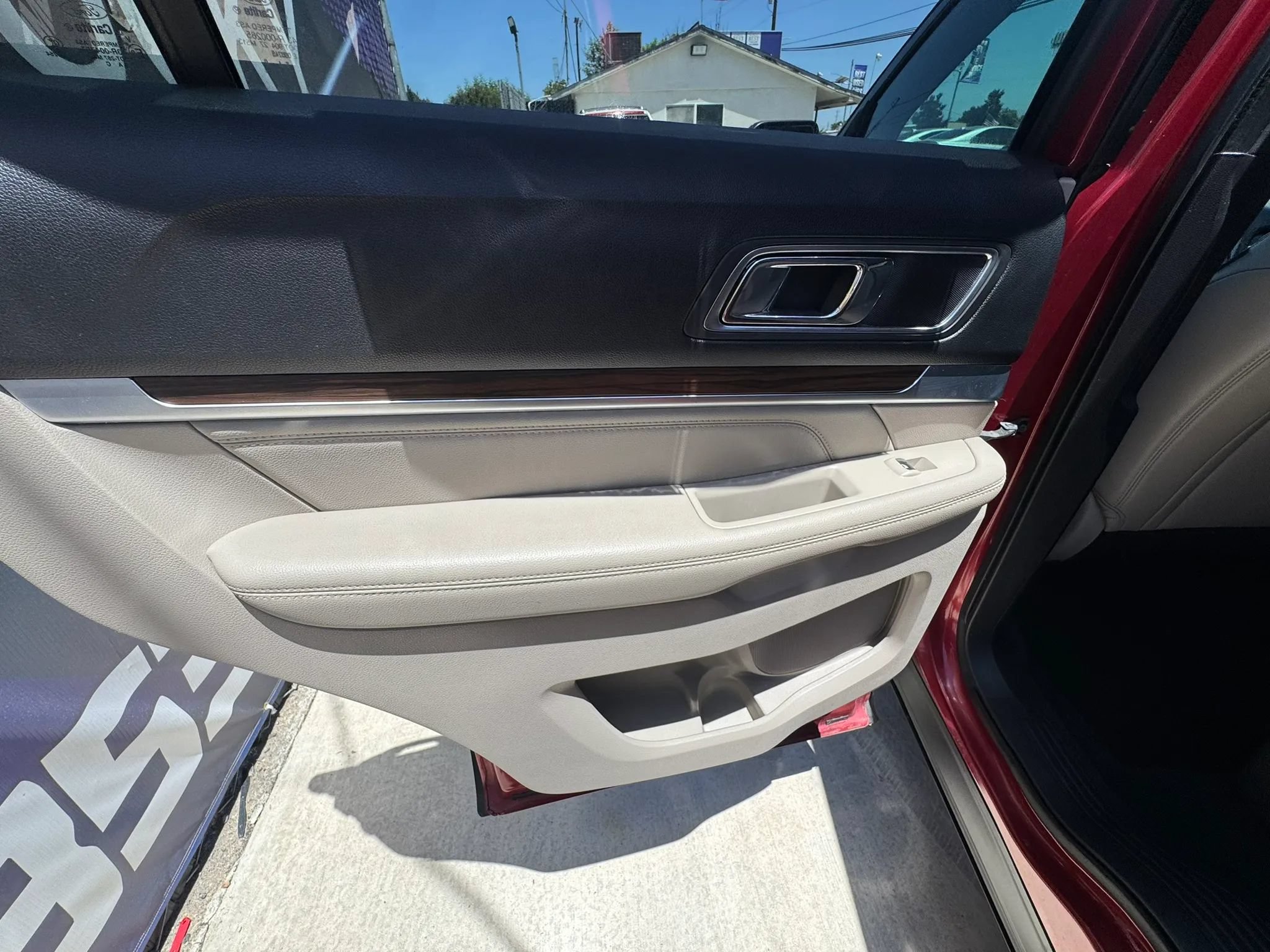 Used 2019 Ford Explorer Limited w/ Class III Trailer Tow Package FWD image 19
