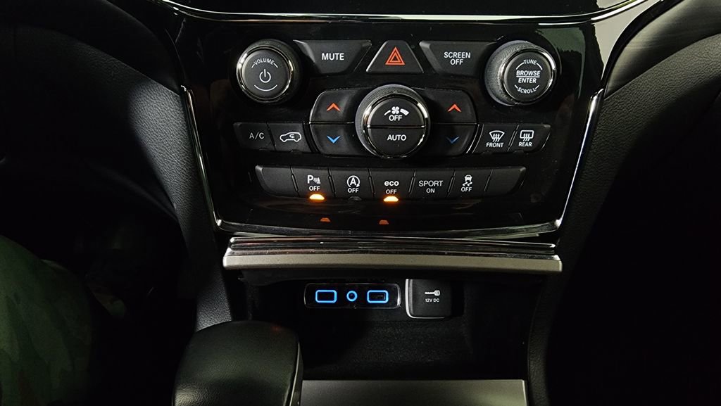 Used 2022 Jeep Grand Cherokee Laredo X image 23