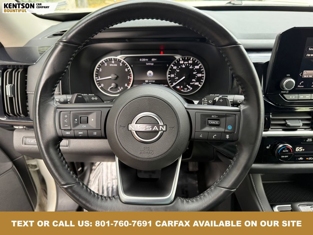 Used 2025 Nissan Pathfinder SV image 18