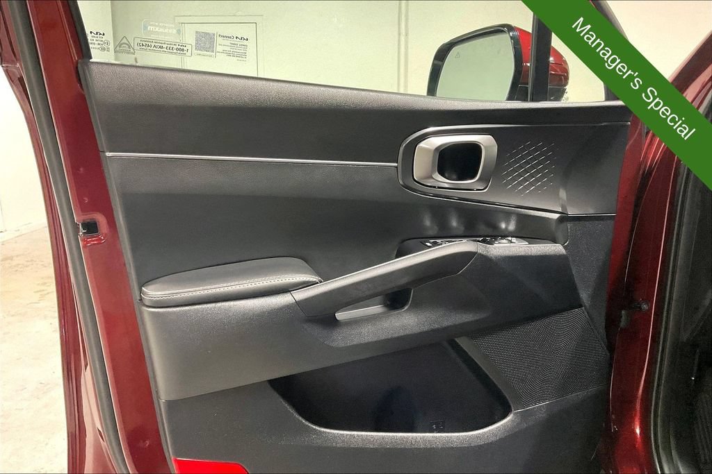 Used 2025 Kia Sorento EX w/ Panoramic Sunroof Package FWD image 22