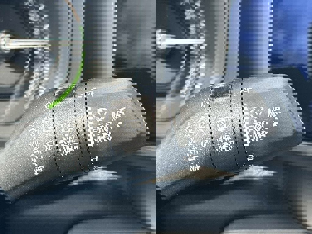 Used 2025 Jeep Wrangler Sahara image 26