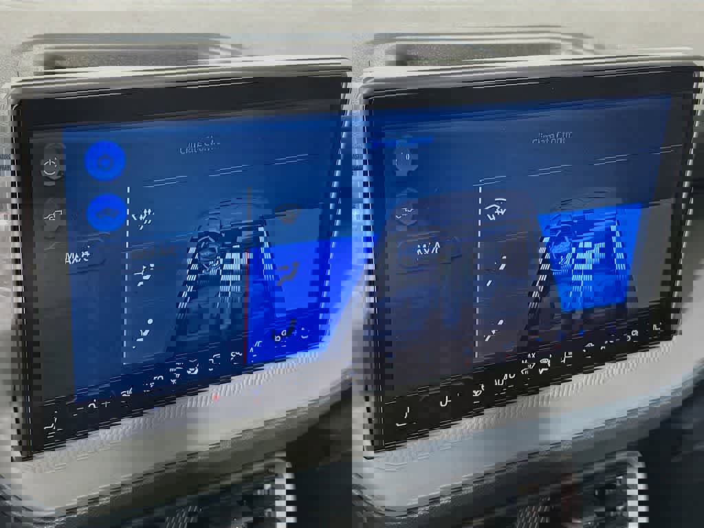 New 2025 Ford Maverick XLT w/ XLT Luxury Package image 17