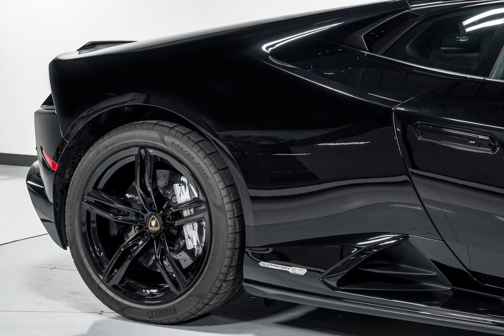 Used 2020 Lamborghini Huracan EVO RWD image 45
