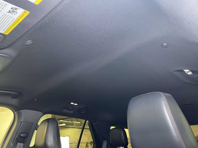 Used 2025 Ford Explorer ST-Line w/ ST-Line Street Pack AWD/4WD image 19