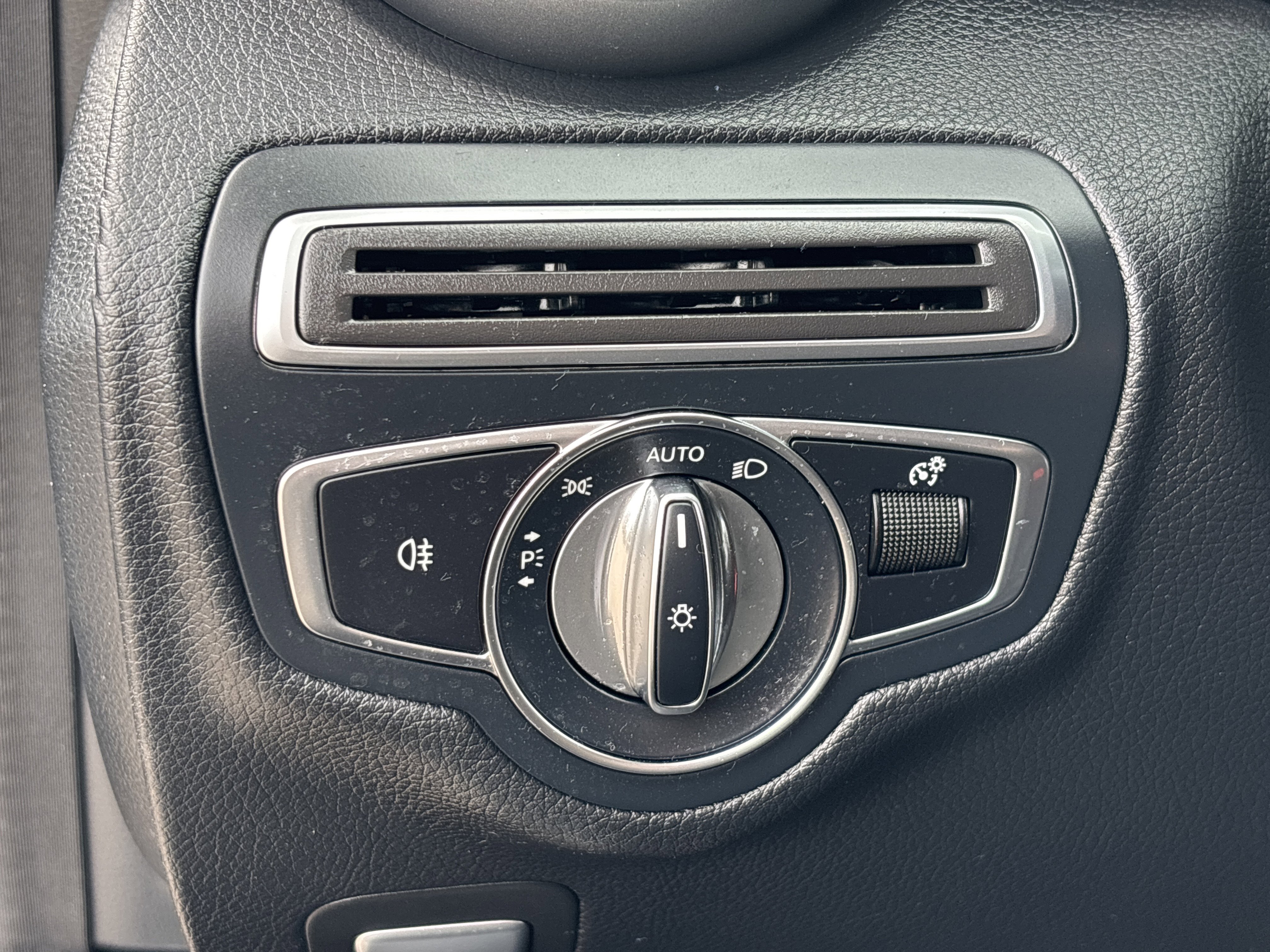 Used 2021 Mercedes-Benz C 300 Sedan image 31