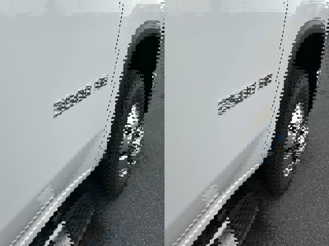 New 2026 Chevrolet Silverado 3500 LT image 15