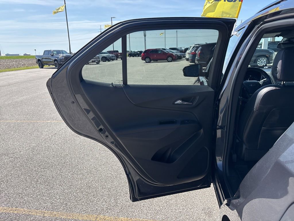 Used 2022 Chevrolet Equinox RS w/ LPO, Floor Liner Package AWD/4WD image 21