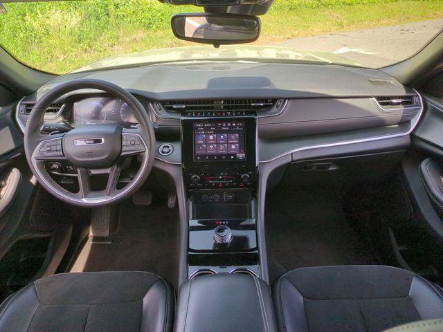Certified 2023 Jeep Grand Cherokee Altitude AWD/4WD image 19