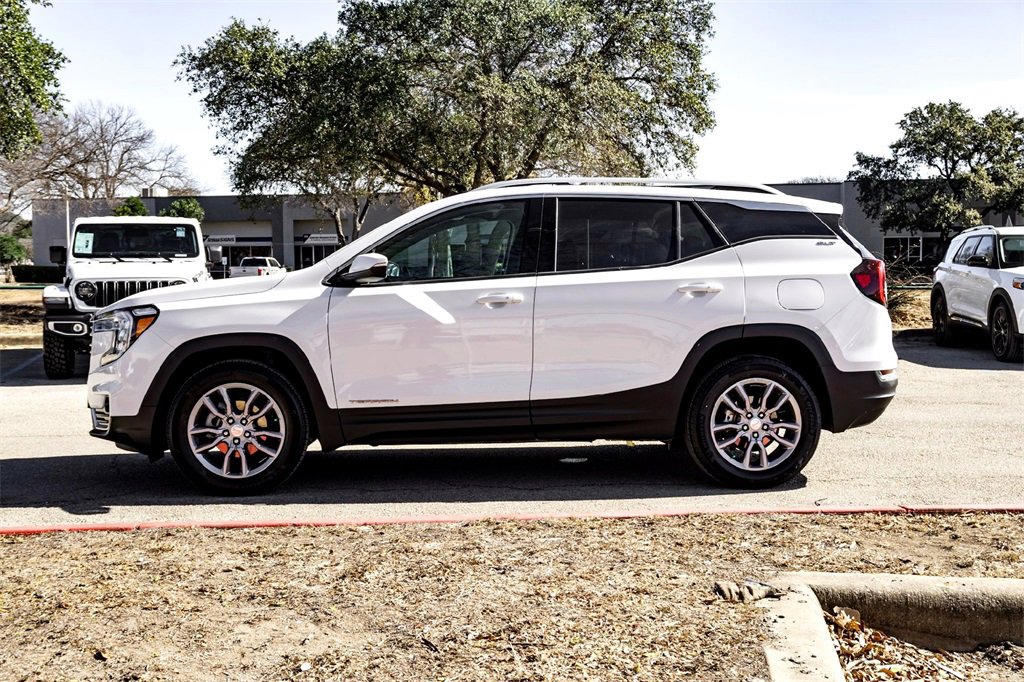 Used 2024 GMC Terrain SLT image 8