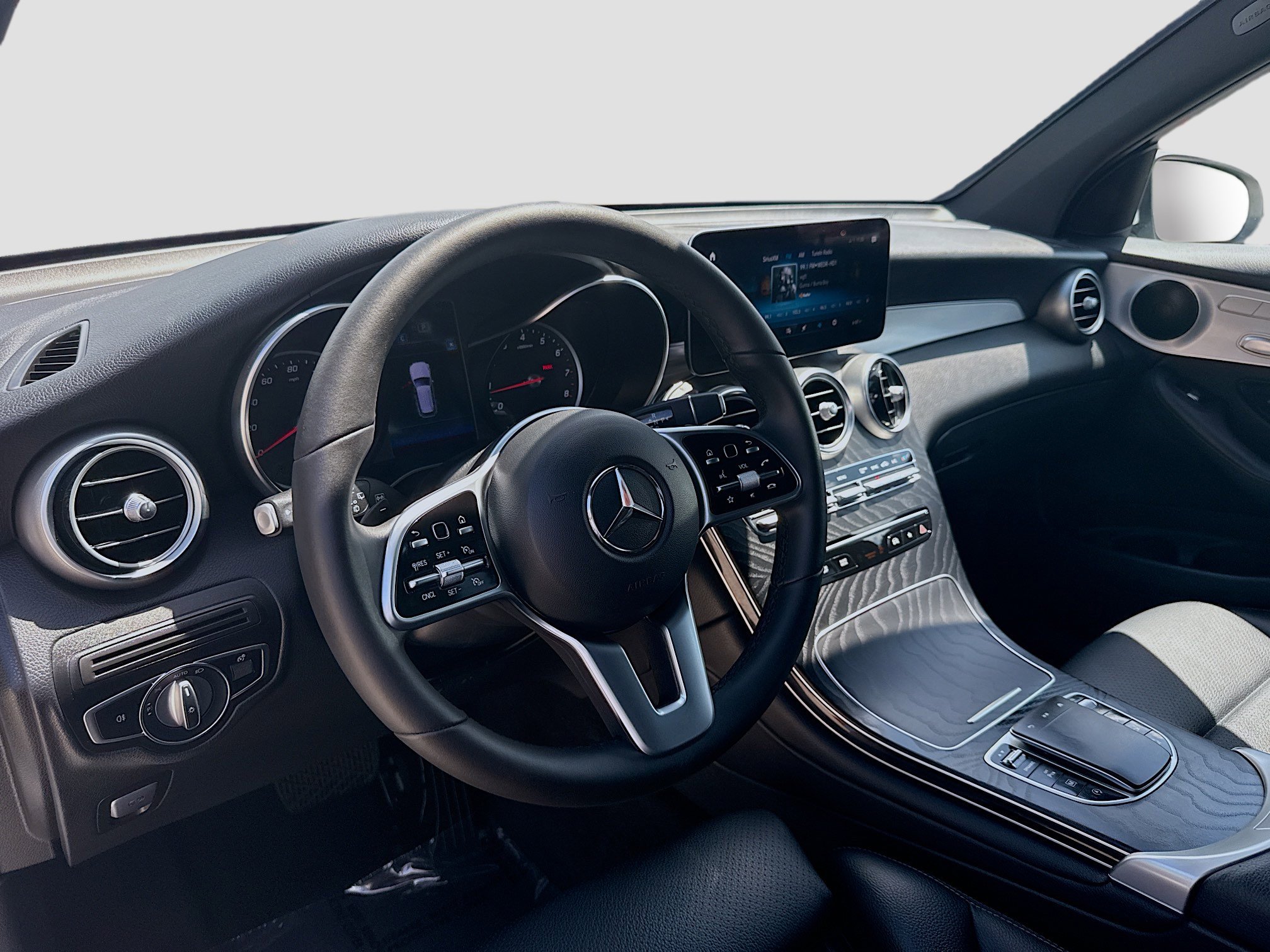 Used 2022 Mercedes-Benz GLC 300 w/ Premium Package Lite image 9