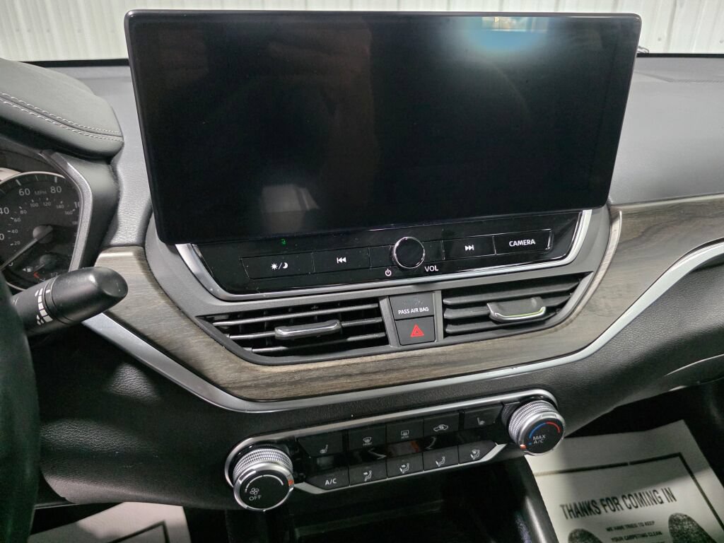 Used 2023 Nissan Altima 2.5 SV w/ SV Premium Package AWD/4WD image 11