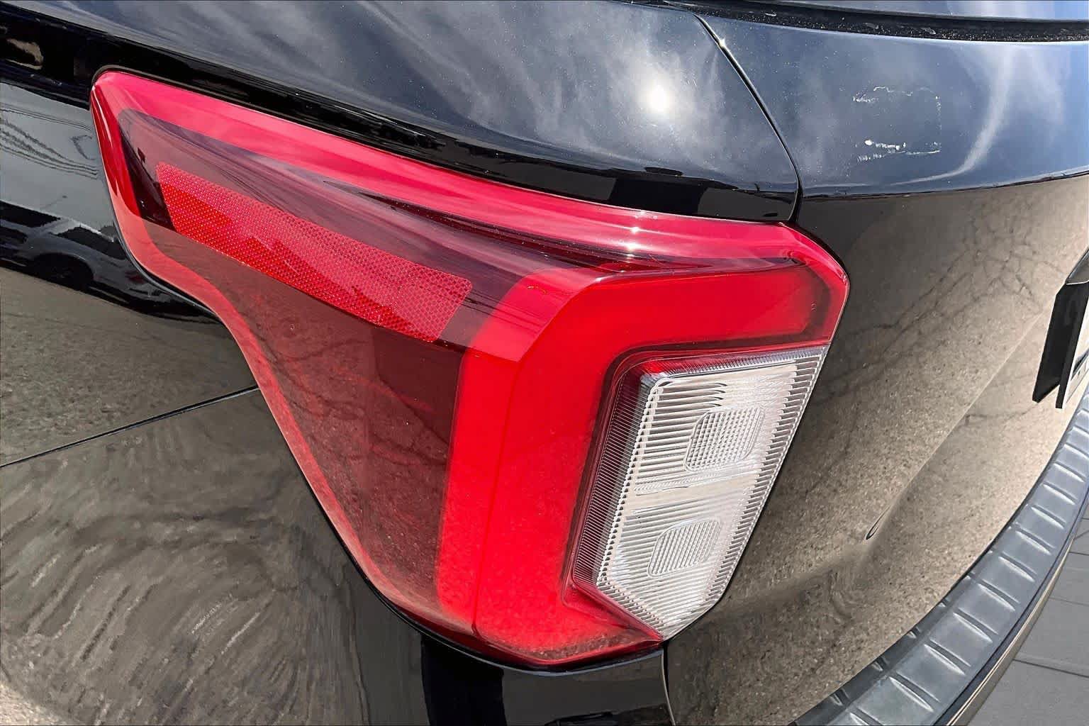 Used 2023 Ford Explorer ST-Line w/ Class IV Trailer Tow Package RWD image 27