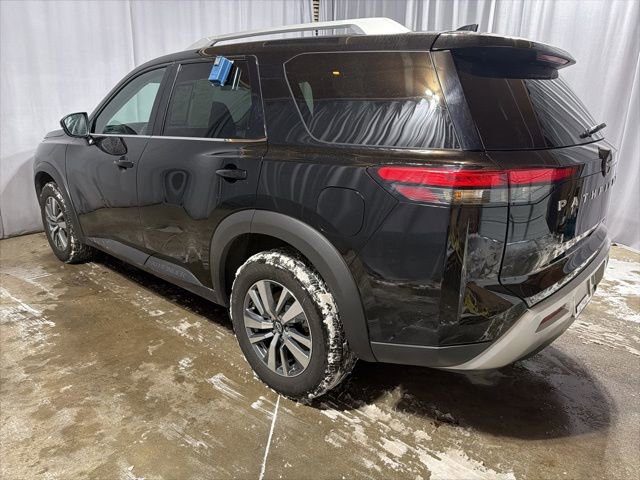 Used 2025 Nissan Pathfinder SL AWD/4WD image 6