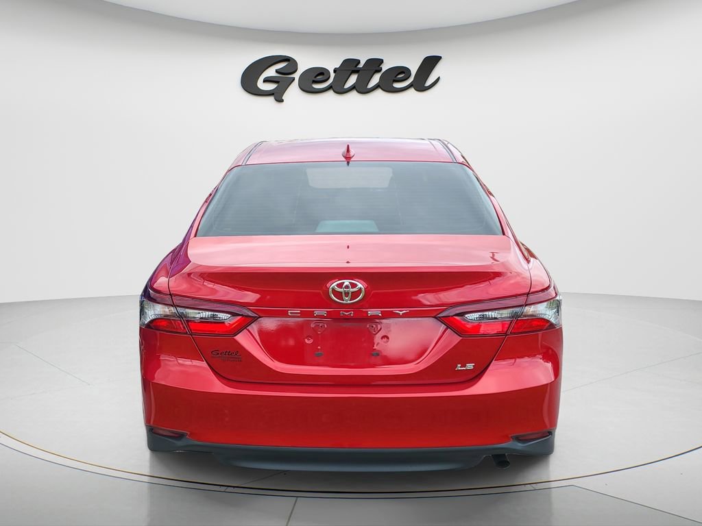 Used 2024 Toyota Camry LE image 9