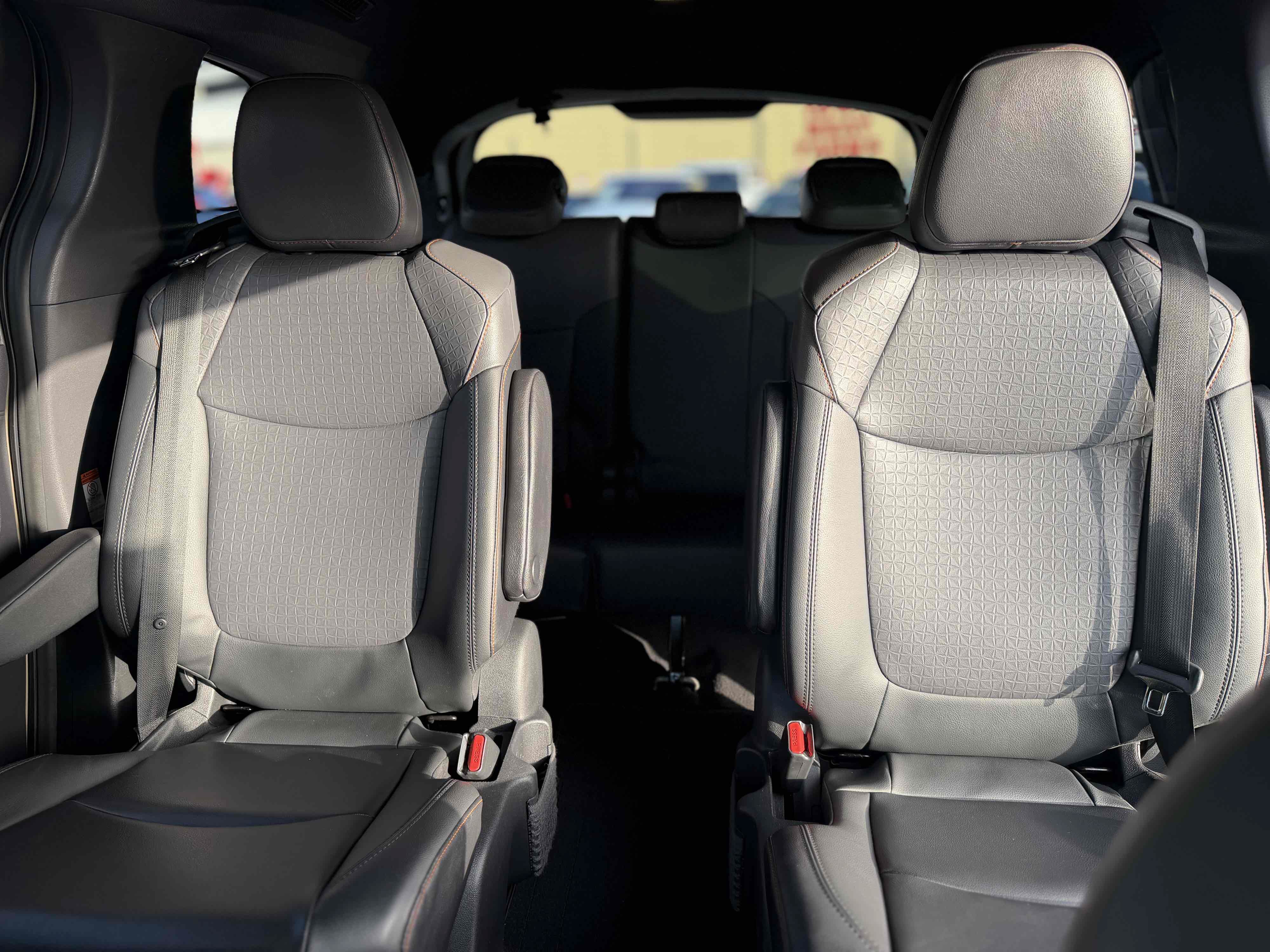 Used 2022 Toyota Sienna XSE w/ XSE Plus Package FWD image 22