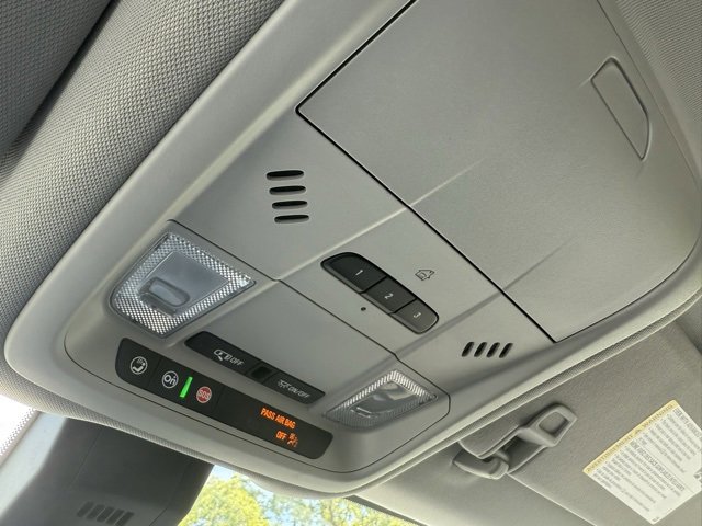 Used 2021 GMC Terrain SLT image 33