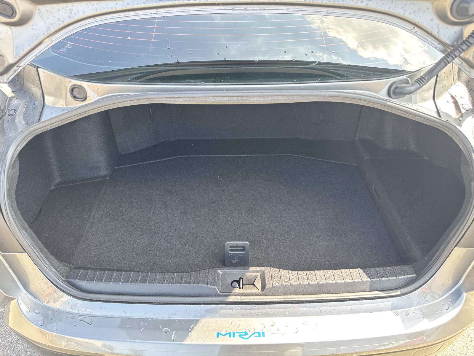 Used 2024 Toyota Mirai w/ Advanced Technology Package image 23