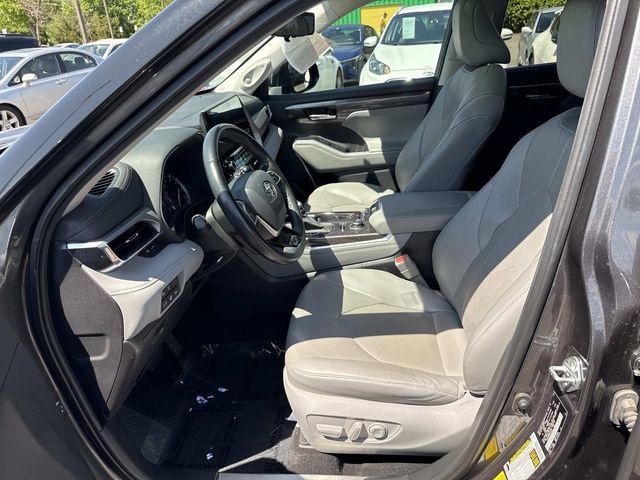 Used 2022 Toyota Highlander Platinum AWD/4WD image 14