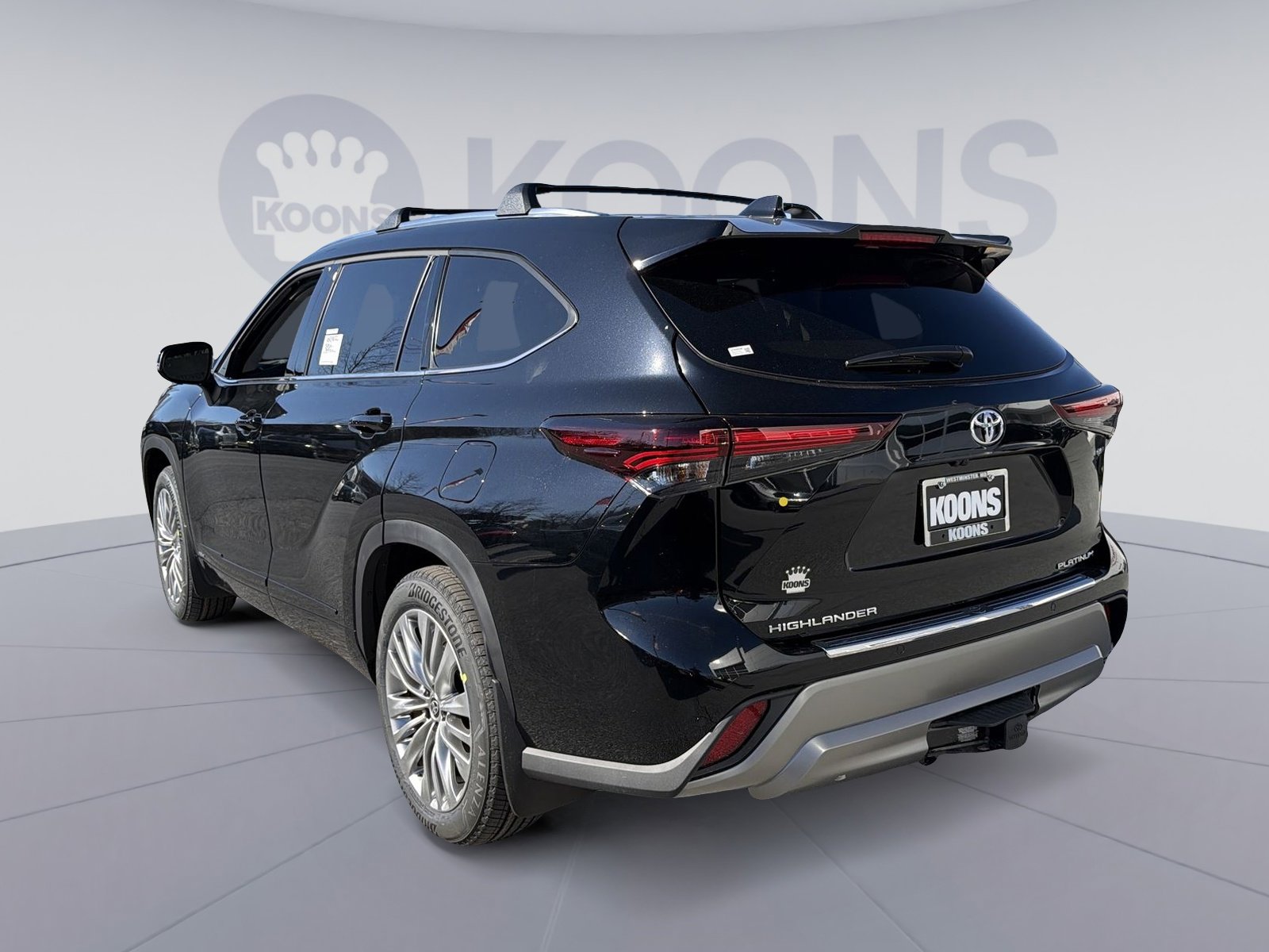 New 2026 Toyota Highlander Platinum image 4
