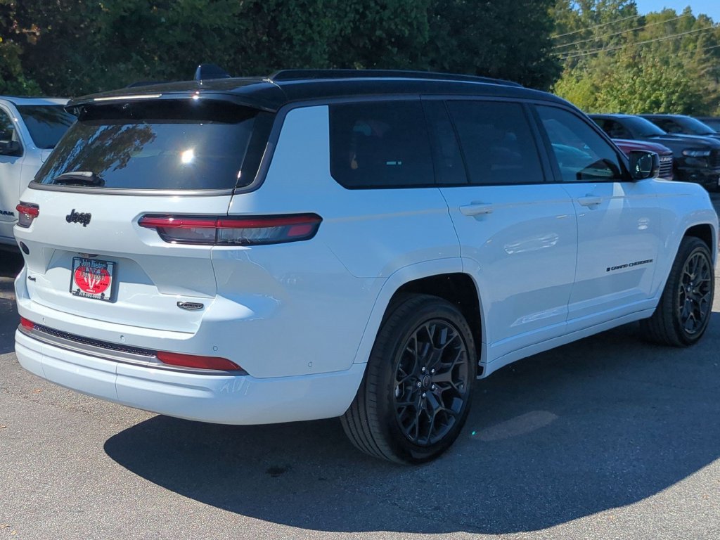 New 2027 Jeep Grand Cherokee L Summit AWD/4WD image 4
