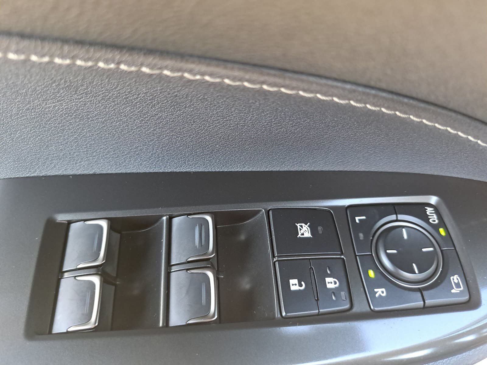 Used 2026 Lexus NX 350h AWD w/ Accessory Package (2T) image 31