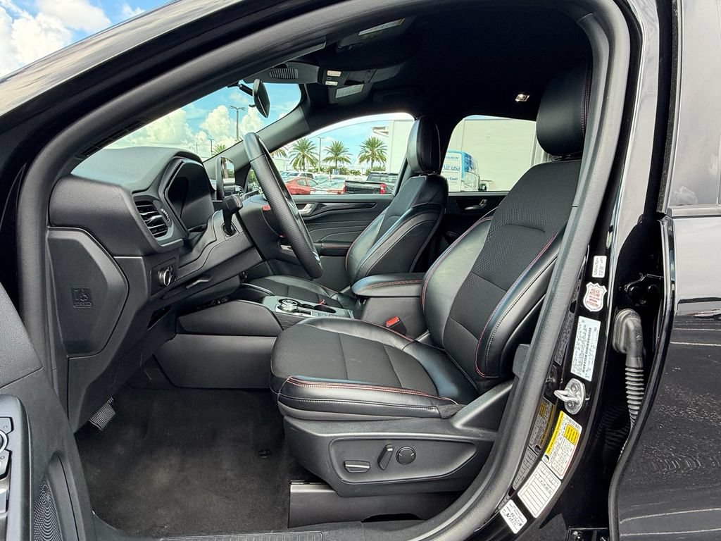 Used 2025 Ford Escape ST-Line FWD image 9