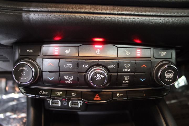 Used 2024 Dodge Durango SXT image 37