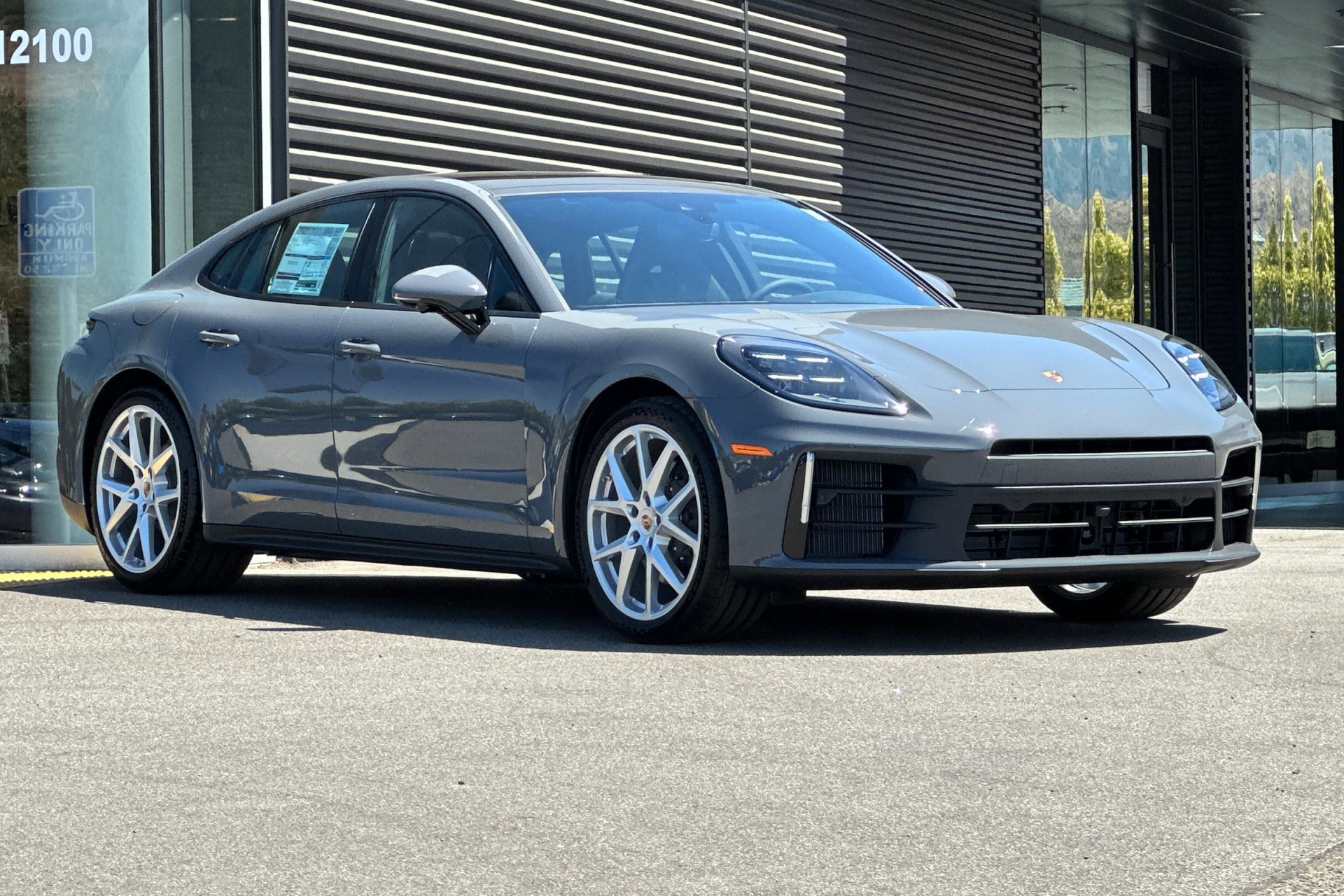 New 2025 Porsche Panamera image 10
