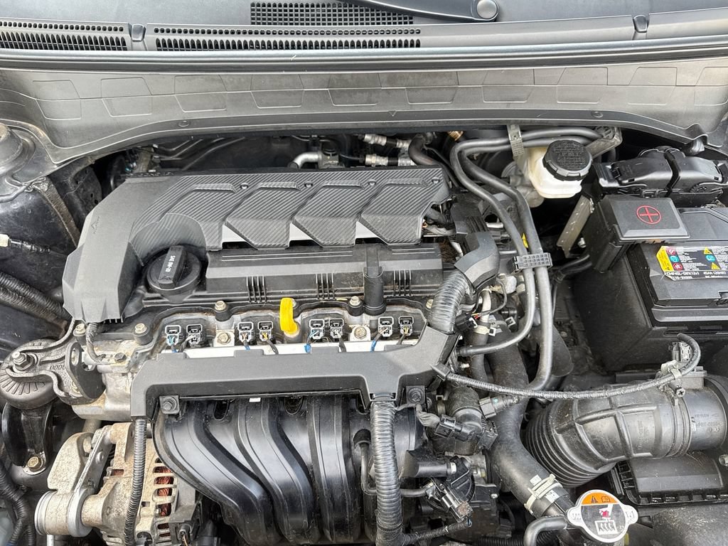 Used 2023 Hyundai Venue SEL w/ Cargo Package FWD image 18