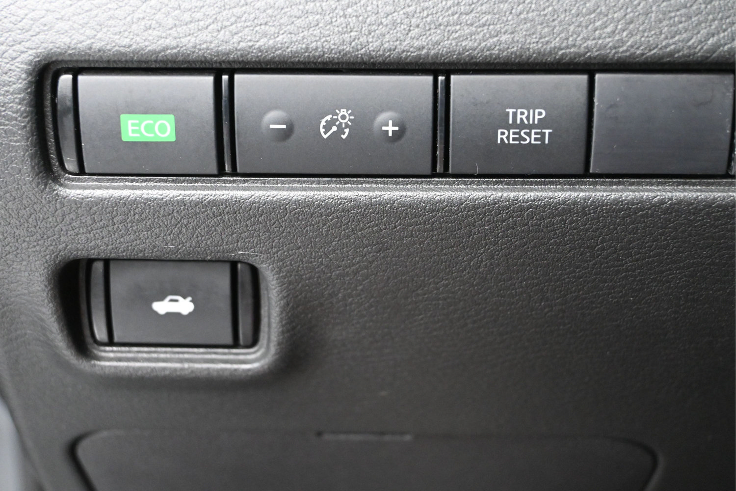 Used 2024 Nissan Sentra SV FWD image 23