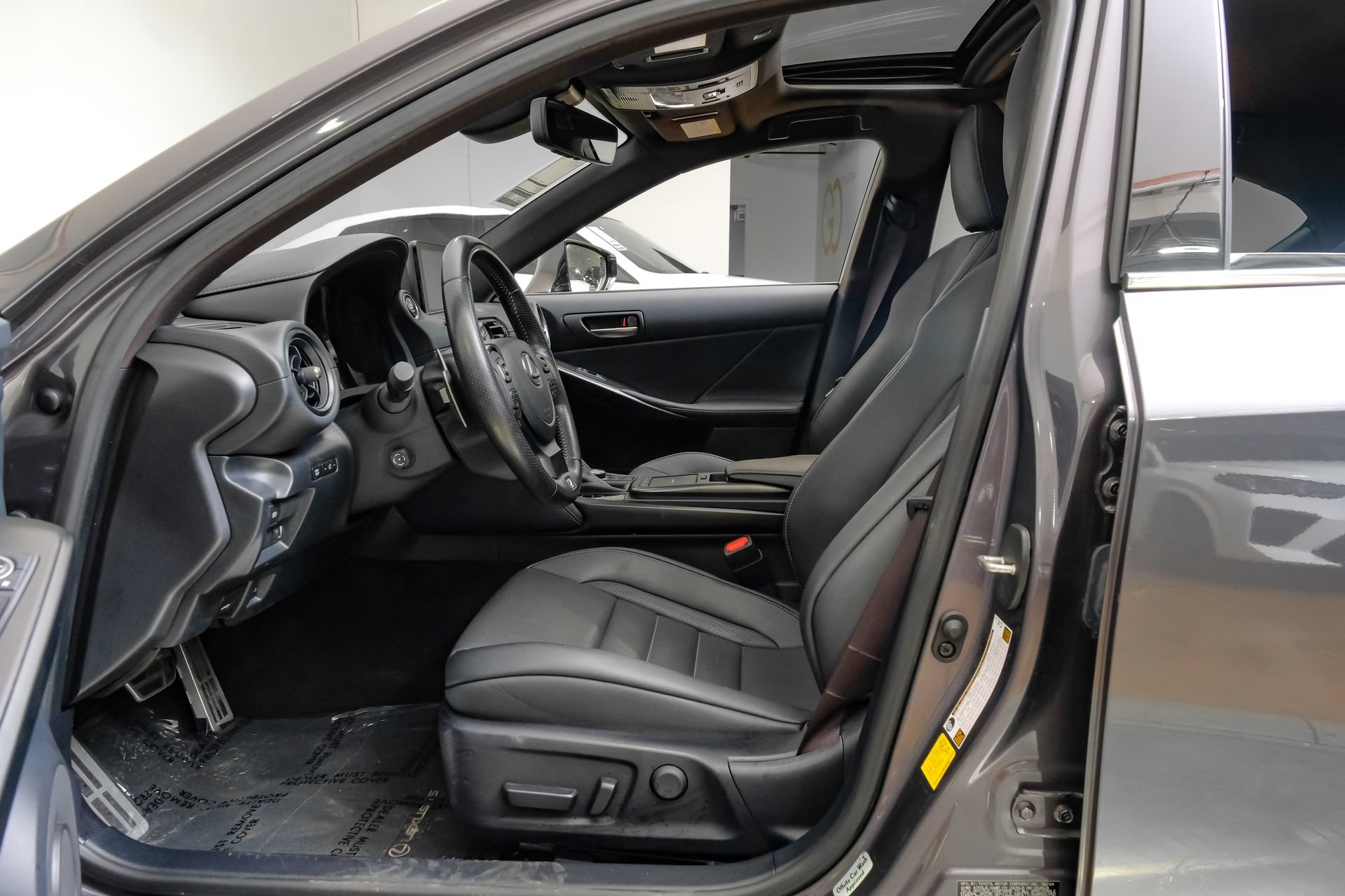 Used 2024 Lexus IS 350 F Sport w/ Navigation Package RWD image 4