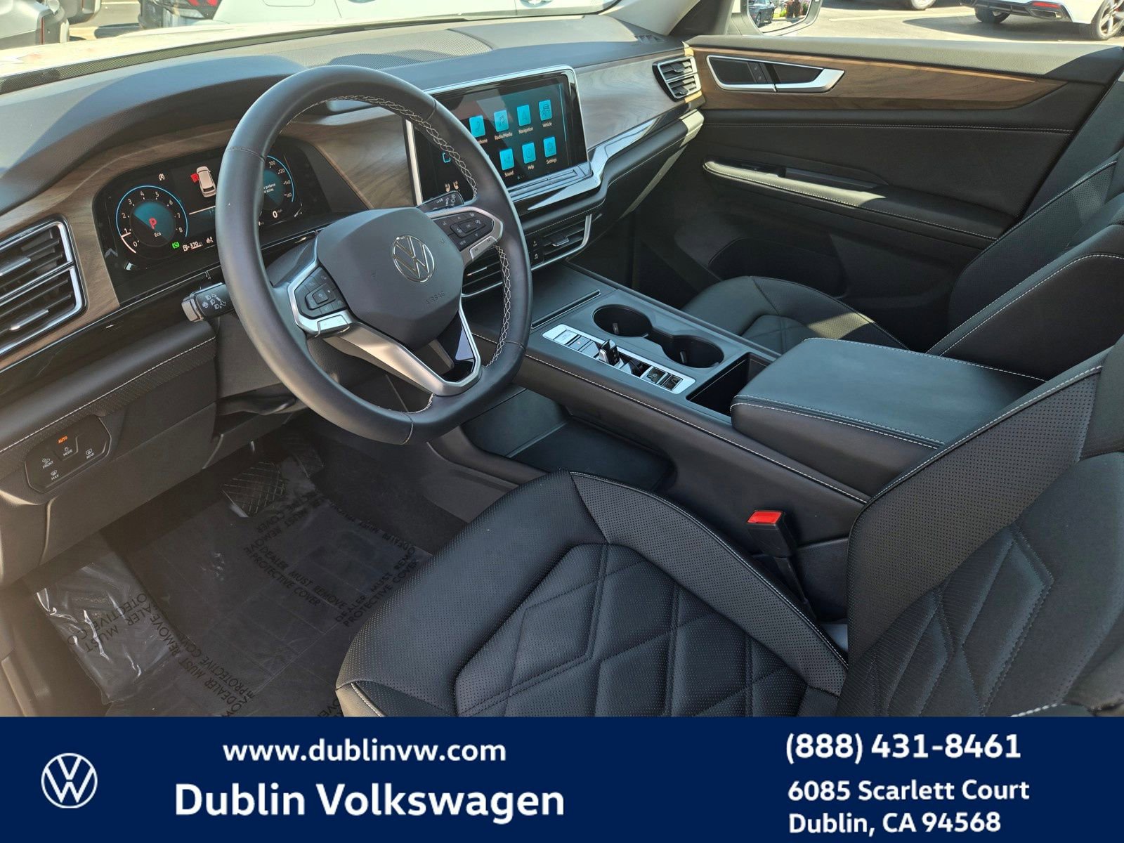 Used 2025 Volkswagen Atlas SE AWD/4WD image 9