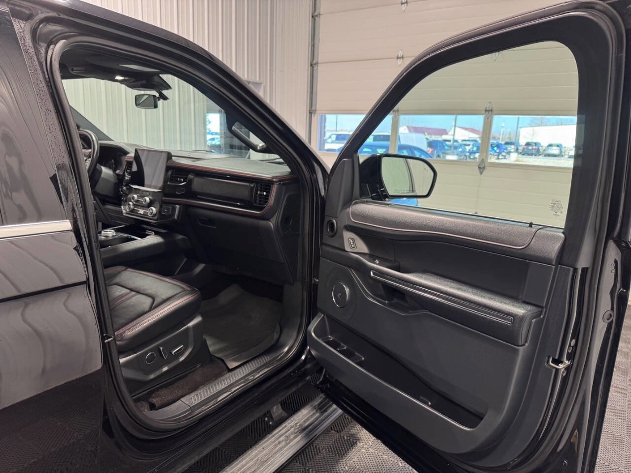 Used 2022 Ford Expedition Max Limited AWD/4WD image 21