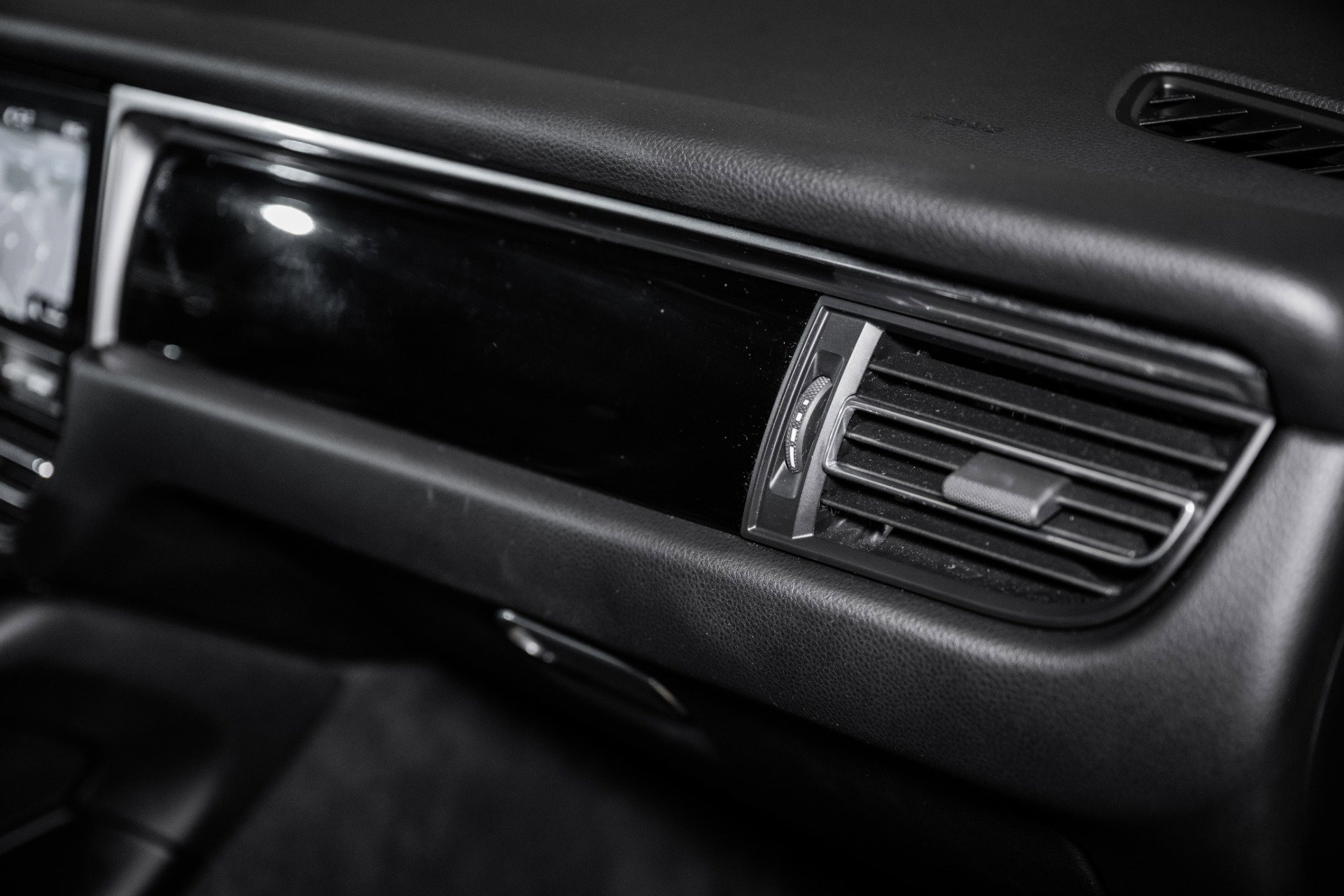 Used 2021 Porsche Macan S image 55