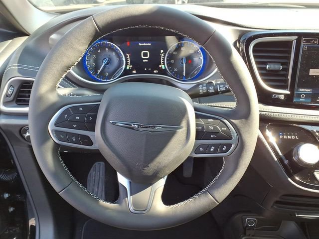 New 2026 Chrysler Pacifica Select image 18