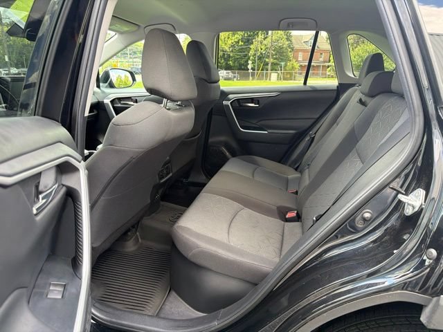 Used 2022 Toyota RAV4 XLE AWD/4WD image 15