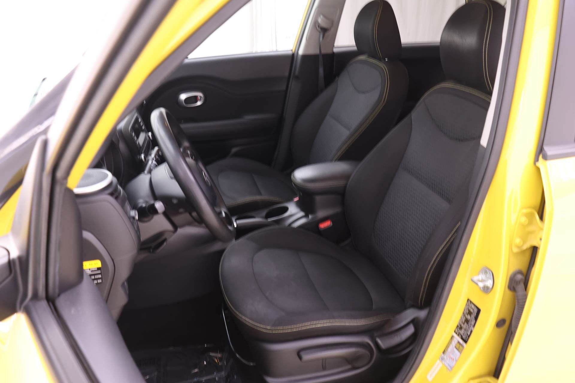 Used 2015 Kia Soul + image 4