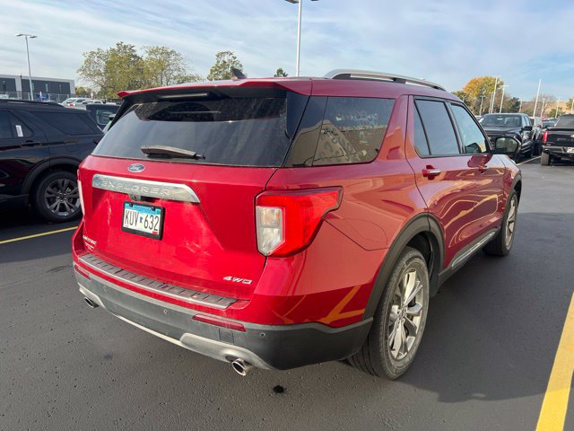 Used 2021 Ford Explorer Limited w/ Equipment Group 301A AWD/4WD image 2
