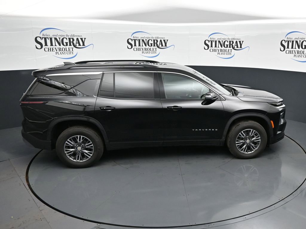 Used 2026 Chevrolet Traverse LT AWD/4WD image 16