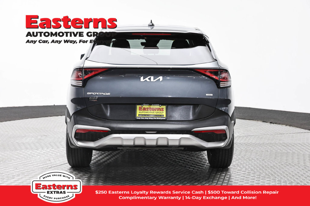 Used 2023 Kia Sportage LX AWD/4WD image 7