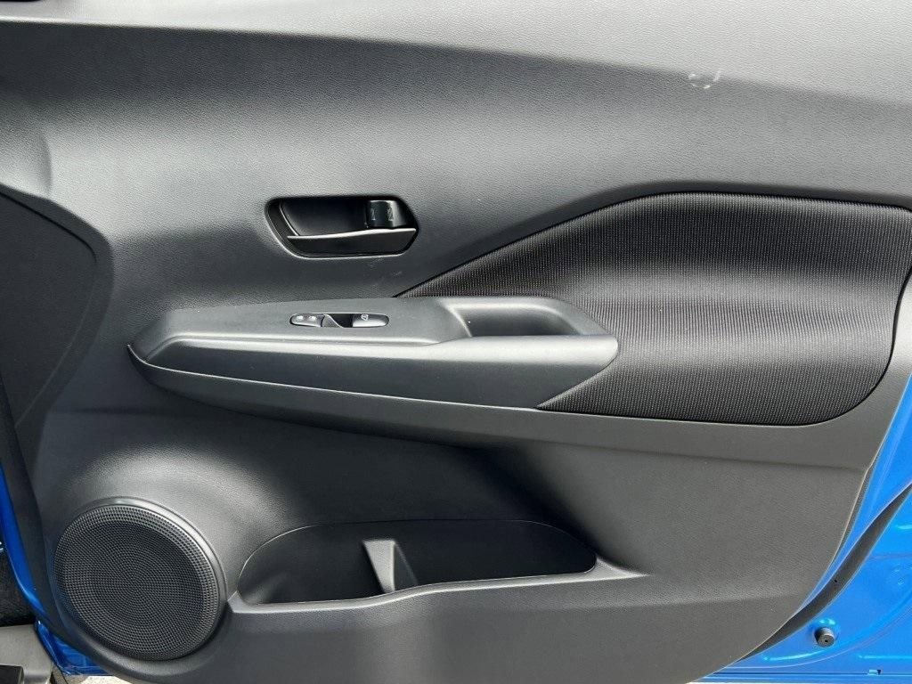 Used 2025 Nissan Kicks Play S image 9