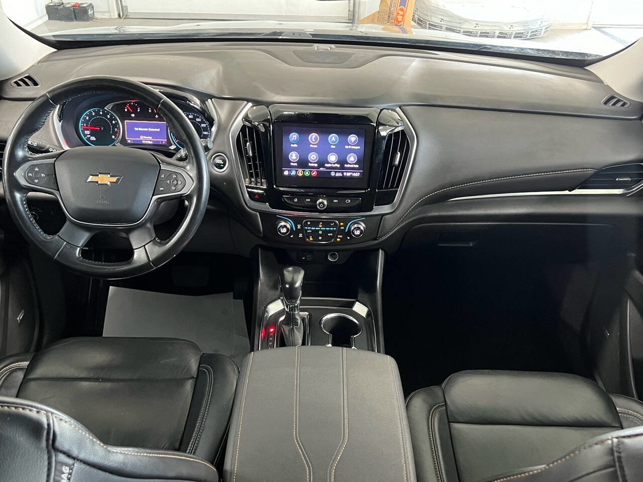 Used 2021 Chevrolet Traverse LT w/ LT Premium Package image 9