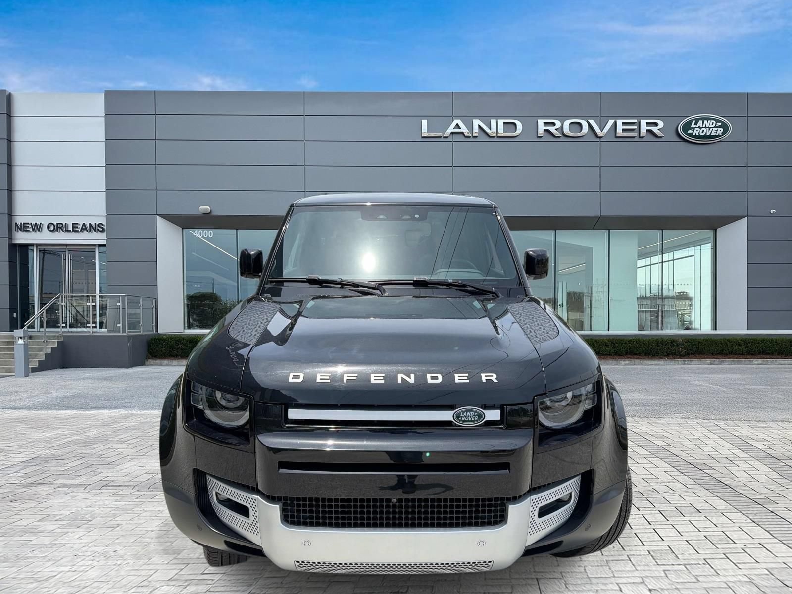 Used 2025 Land Rover Defender 90 S AWD/4WD image 4