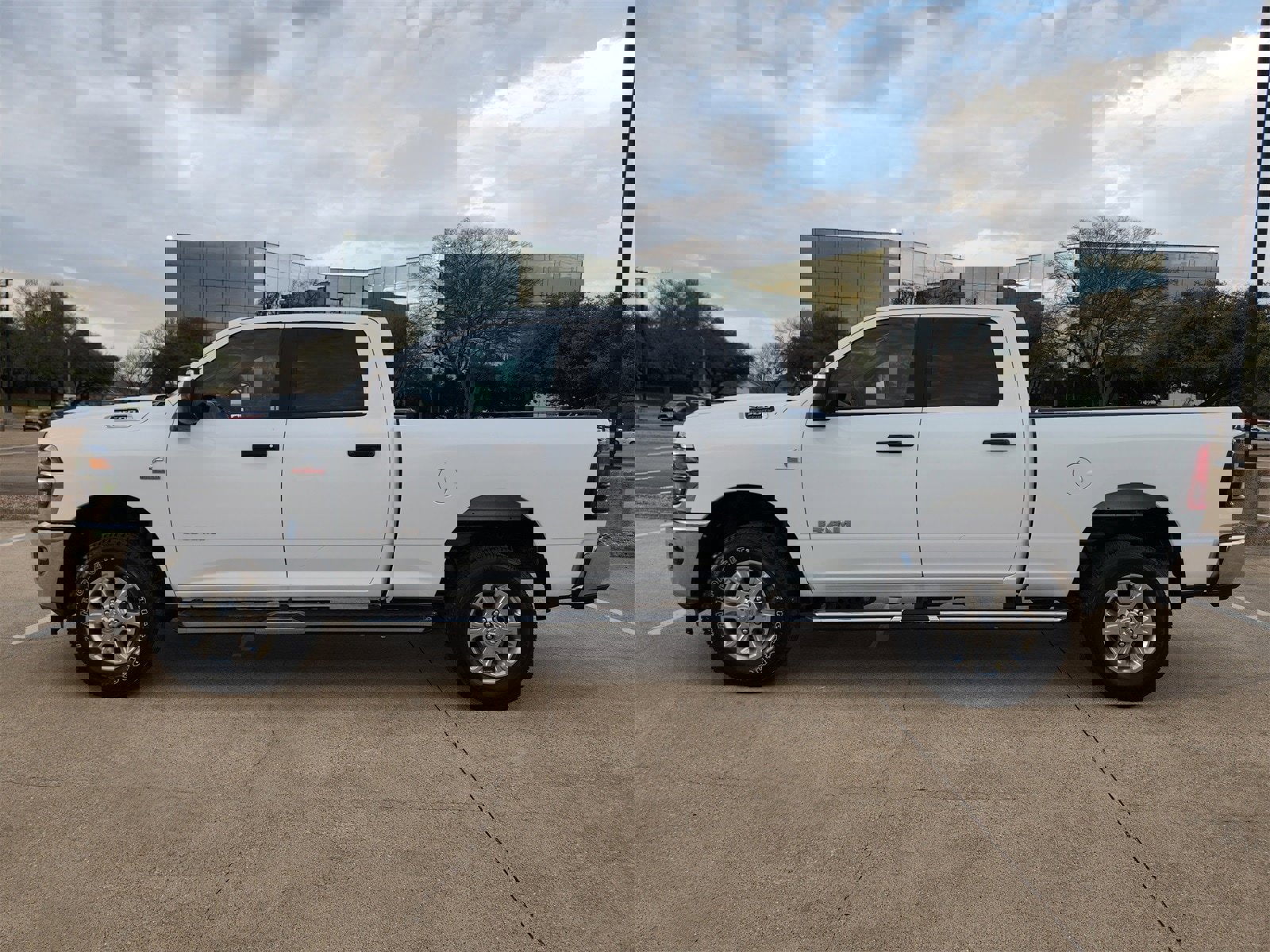 Used 2025 RAM 2500 Lone Star image 3