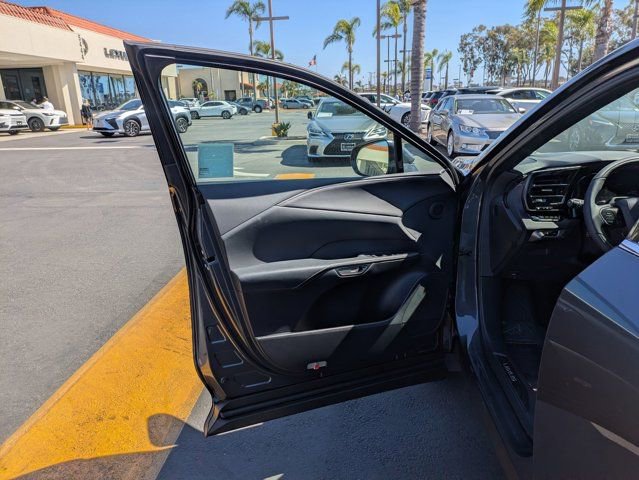 Used 2025 Lexus RX 350h w/ Convenience Package image 13