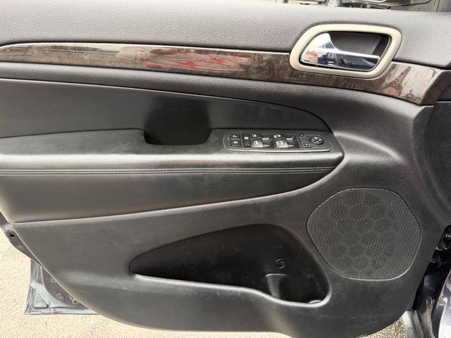 Used 2013 Jeep Grand Cherokee Laredo AWD/4WD image 13