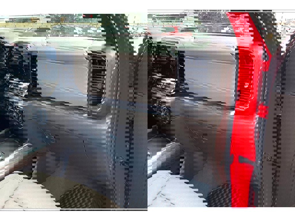 Used 2024 Chevrolet Silverado 3500 LTZ w/ LTZ Premium Package image 18