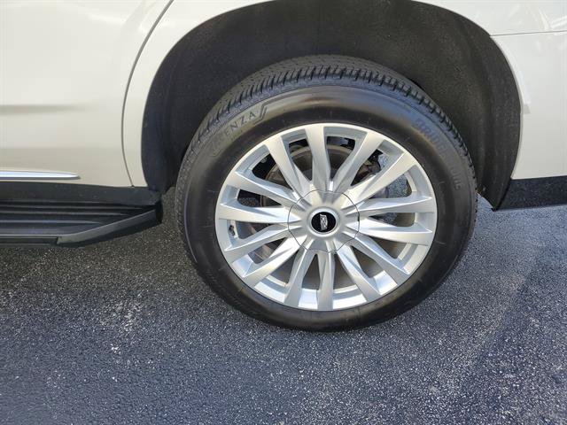 Certified 2024 Cadillac Escalade Luxury RWD image 33