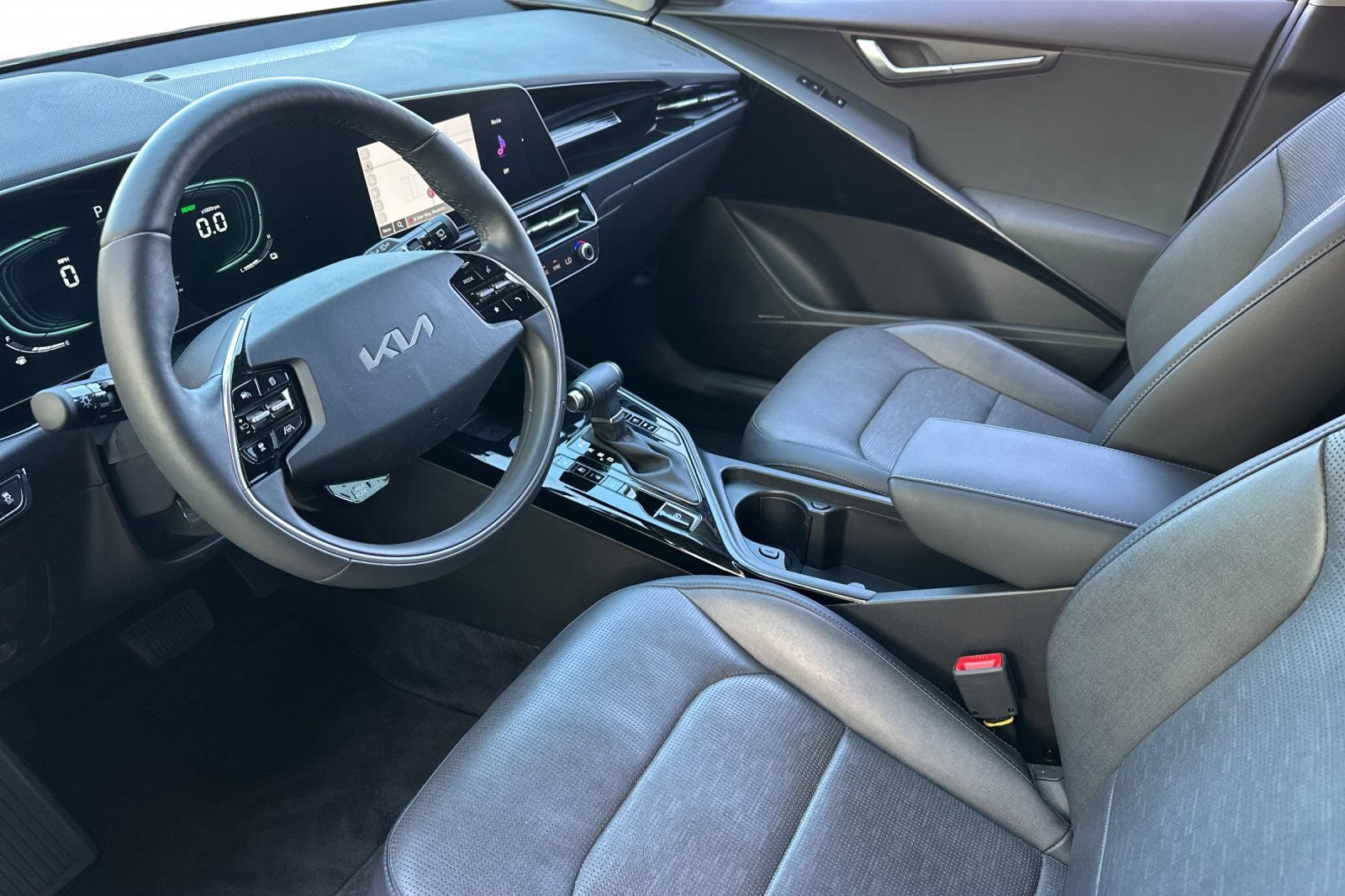 Certified 2024 Kia Niro FWD image 7