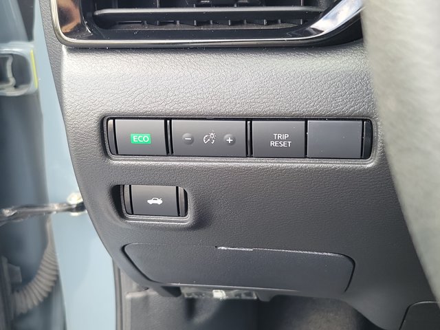 Certified 2025 Nissan Sentra SV FWD image 20